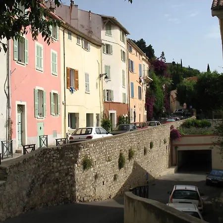 Le Barbacane Appartement *